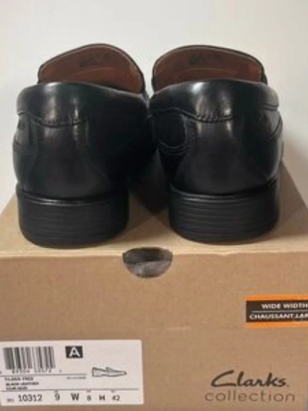 Clarks Tilden Free Leather Slip On shoes